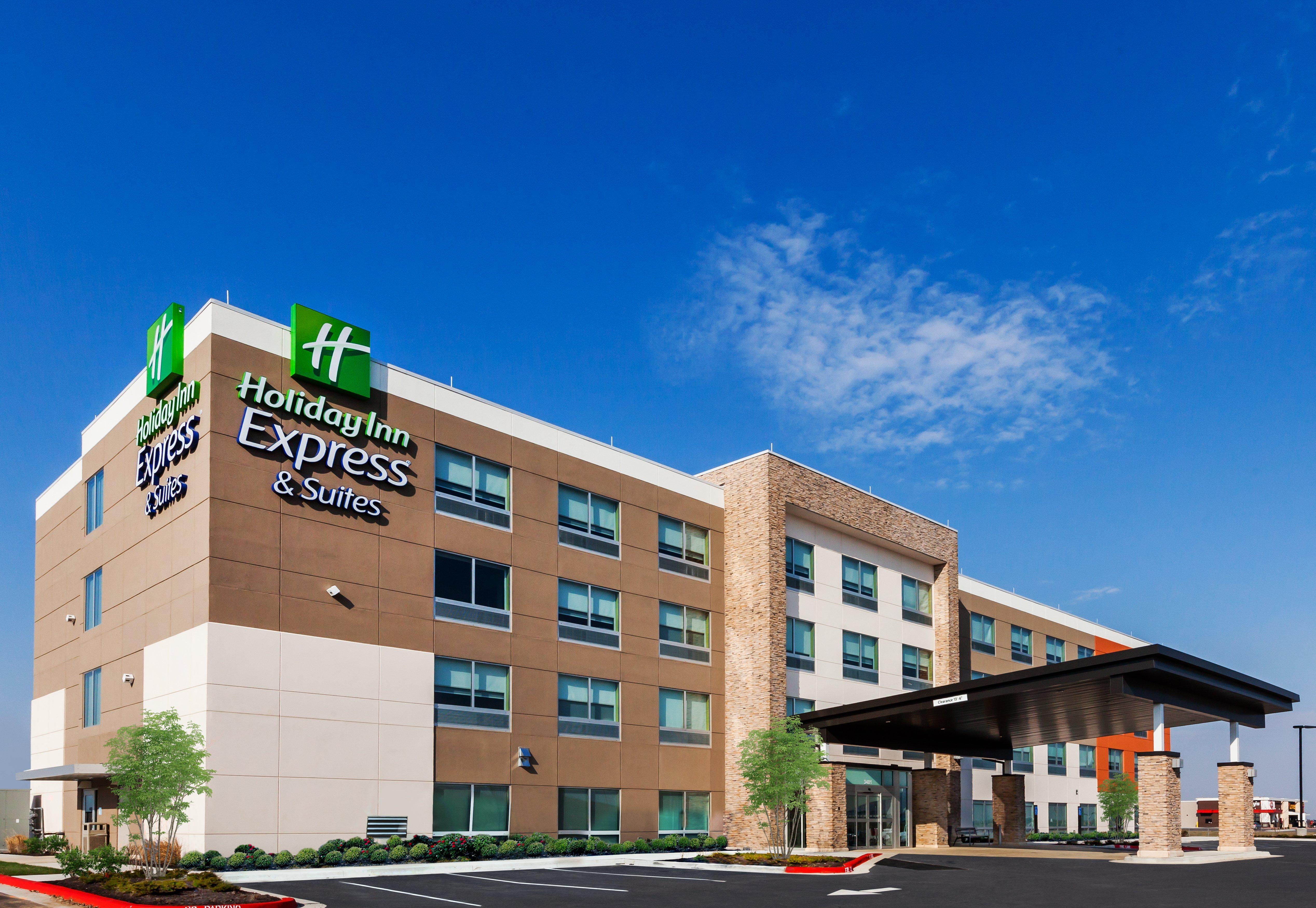 Holiday Inn Express And Suites Chanute By Ihg Exterior foto