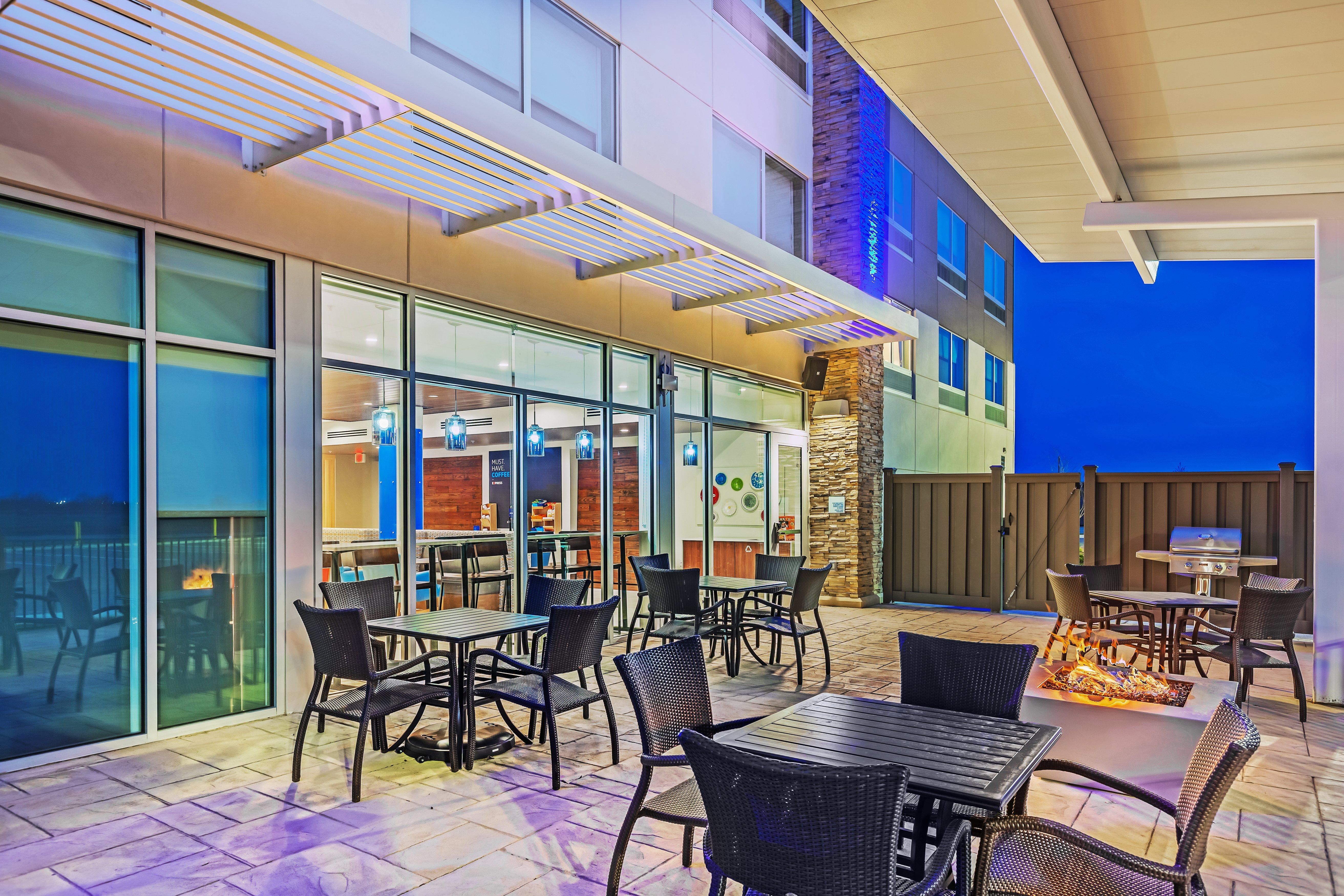 Holiday Inn Express And Suites Chanute By Ihg Exterior foto